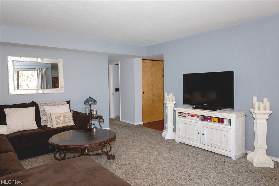 Oak Knolls Condo - Residential