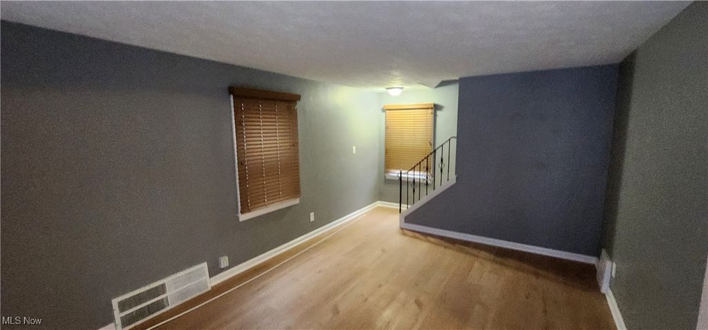 Photo of 17418 Biltmore Avenue, Cleveland, OH 44128 (MLS # 5178250)