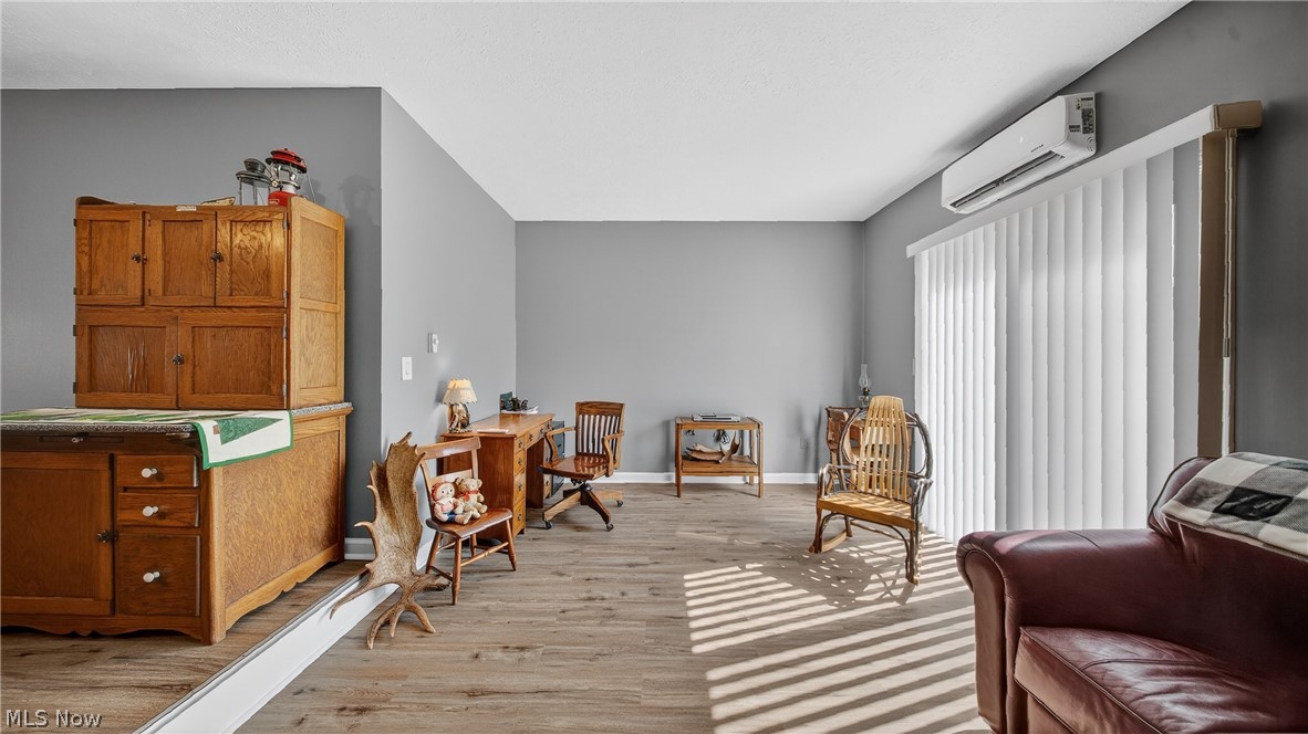 Creekside Vill - Residential