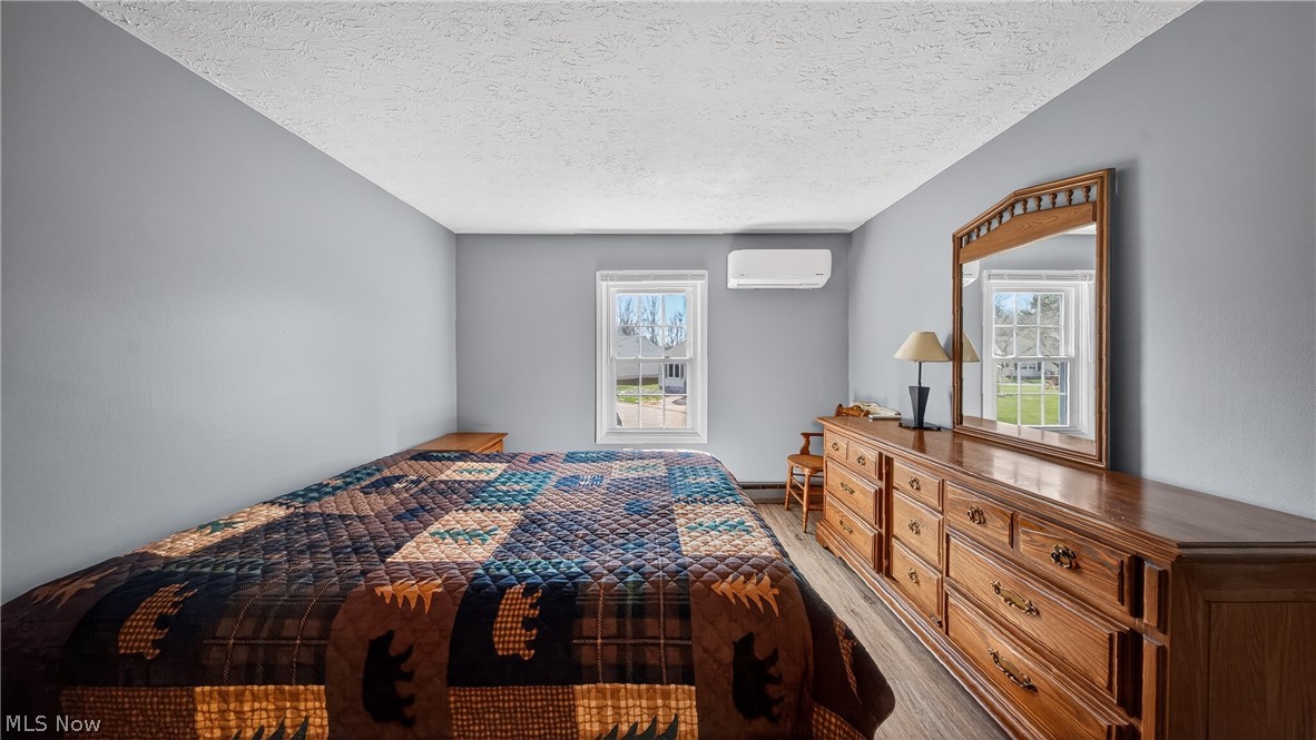 Creekside Vill - Residential