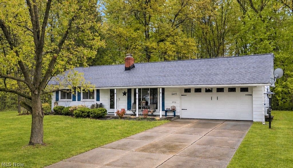 Photo of 6419 Cambridge Park Drive, Mentor, OH 44060 (MLS # 5205644)