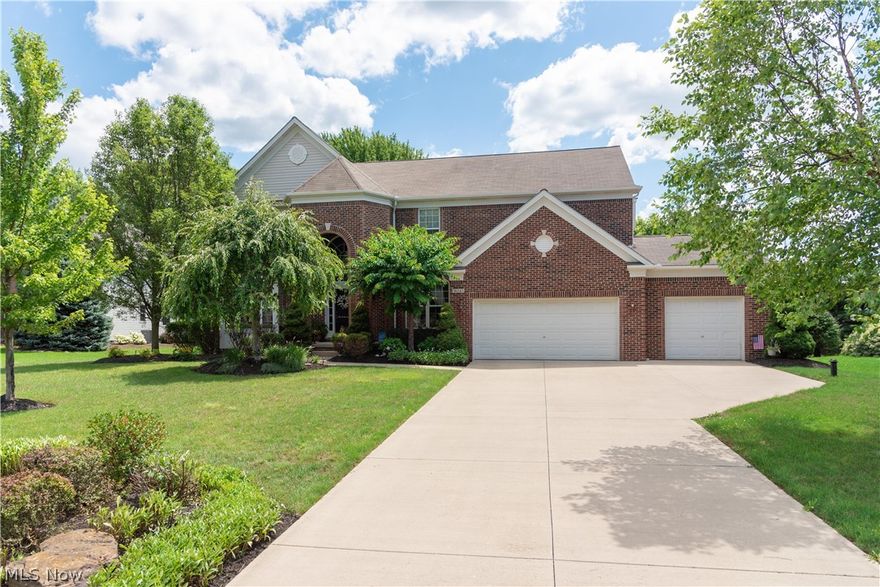 Outstanding two story, located in the desirable Highland Park subdivision, situated on an over-sized lot on a quiet cul-de-sac. This beautiful, well maintained home, will wow you from your first step. Two story foyer is flanked by the formal living room and dining room with cove ceilings and paneled wainscoting with the study and half bath just down the hall. The great room has soaring ceilings, windows and loads of light with coziness added by the nice fireplace. Many entertaining options in the large, gourmet kitchen with center island, granite counter tops, loads of cabinetry, stainless appliances, double oven and under cabinet lighting opening to the bright & sunny morning room, surrounded by windows. Twin staircases lead to the second floor. The owner's suite is expansive with vaulted ceiling with the bath offering dual sinks, large soaker tub, walk in shower, his & her closets and separate water closet. The guest room has its own full bath and the remaining two bedrooms share a f