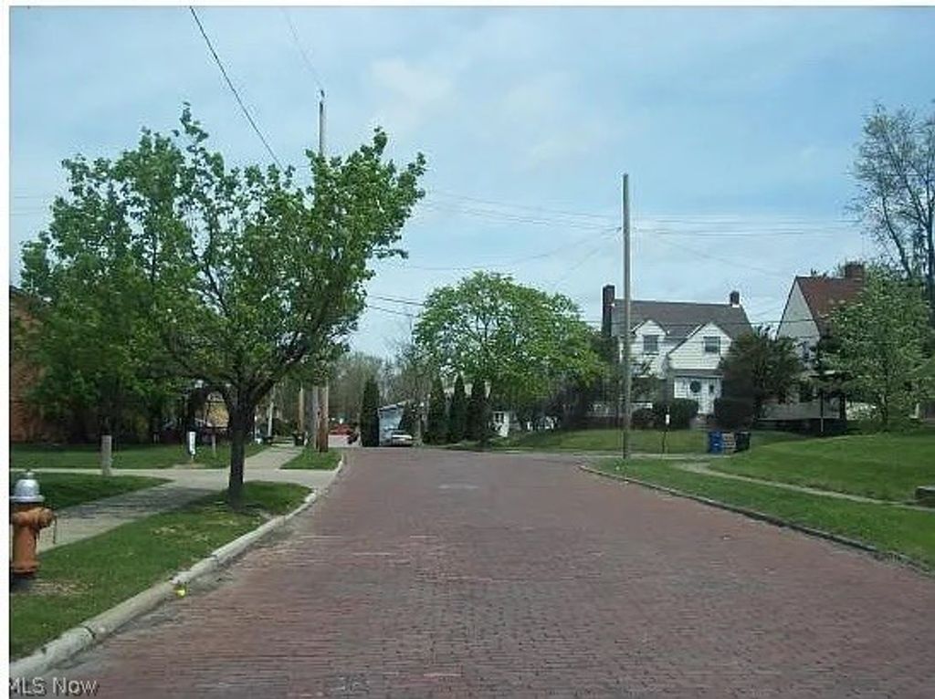 Photo of 4320 E 167th Street #C, Cleveland, OH 44128 (MLS # 5188851)