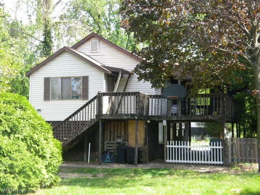 This home has 2 bedrooms, 2 bathrooms, and 2 lots!!  Get lucky with the number 2!!  The home is small and tucked away from the hustle and bustle of Parkersburg on the corner level lot on a dead end street.  This home needs a few finishing touches but is ready for it's new owners to make it their own.  Don't miss this great home!!!