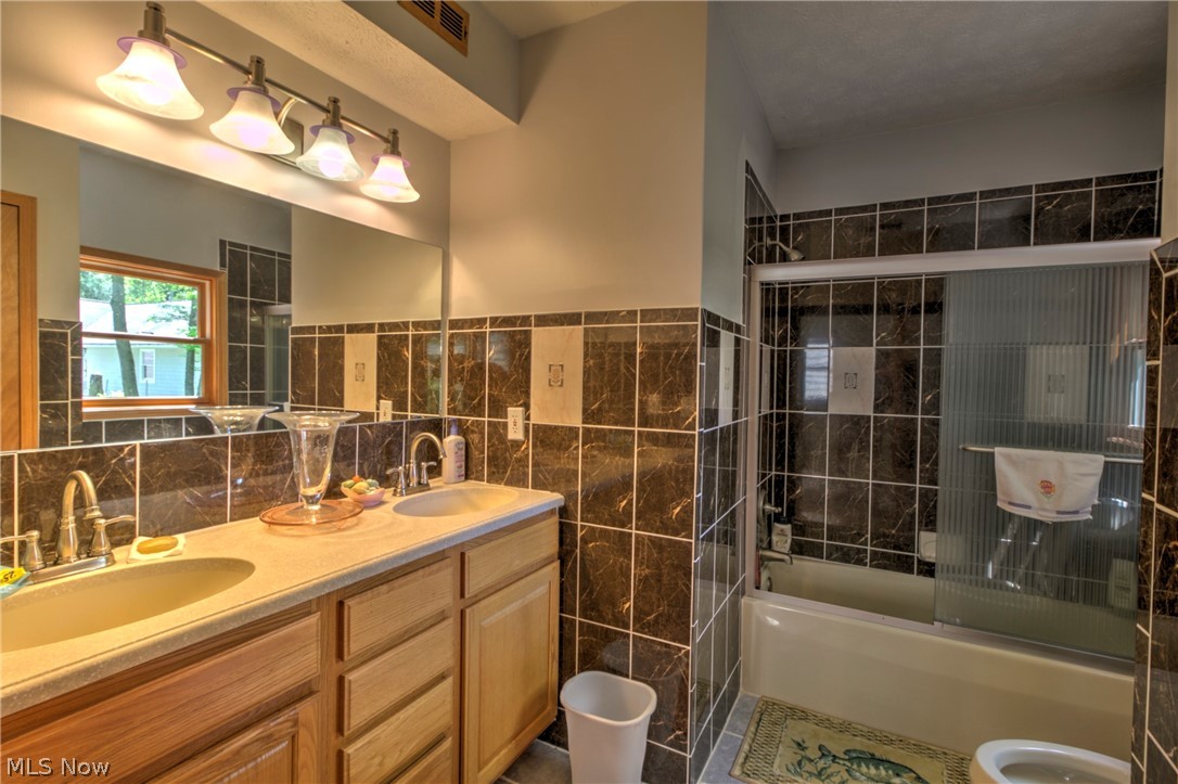 Eagle Beach - Residential