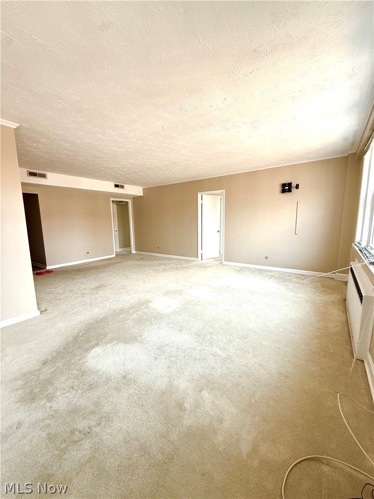 19015 Van Aken Boulevard 516