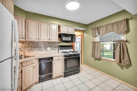 Tiny photo for 3130 9th Street, Cuyahoga Falls, OH 44221 (MLS # 5239138)