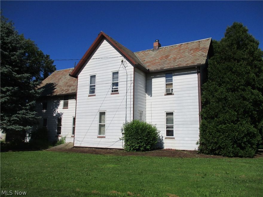 Small second floor one bedroom apartment. Owner pays utilities.