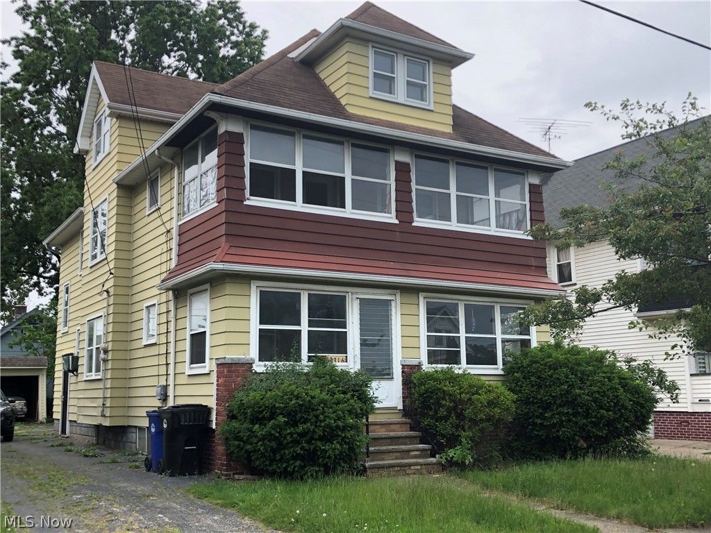 Photo of 19316 Shawnee Avenue, Cleveland, OH 44119 (MLS # 5188857)