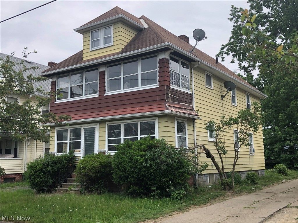 Photo of 19316 Shawnee Avenue, Cleveland, OH 44119 (MLS # 5188857)