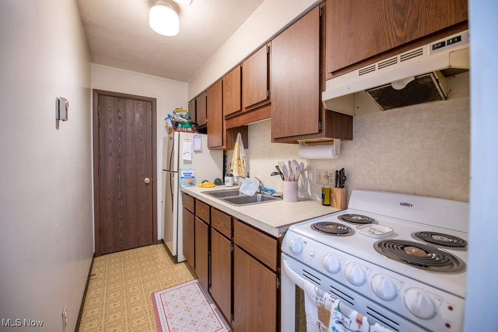 Lexington Centre 02 - Commercial Sale