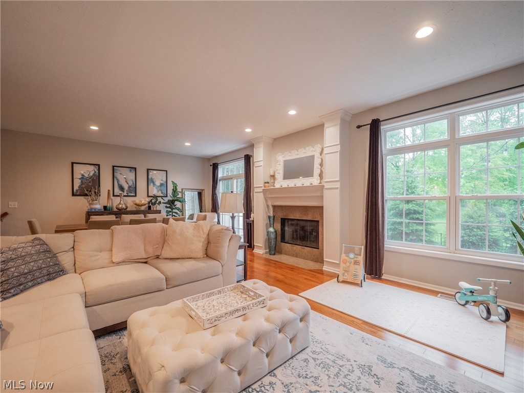 Vista Lago Condo - Residential