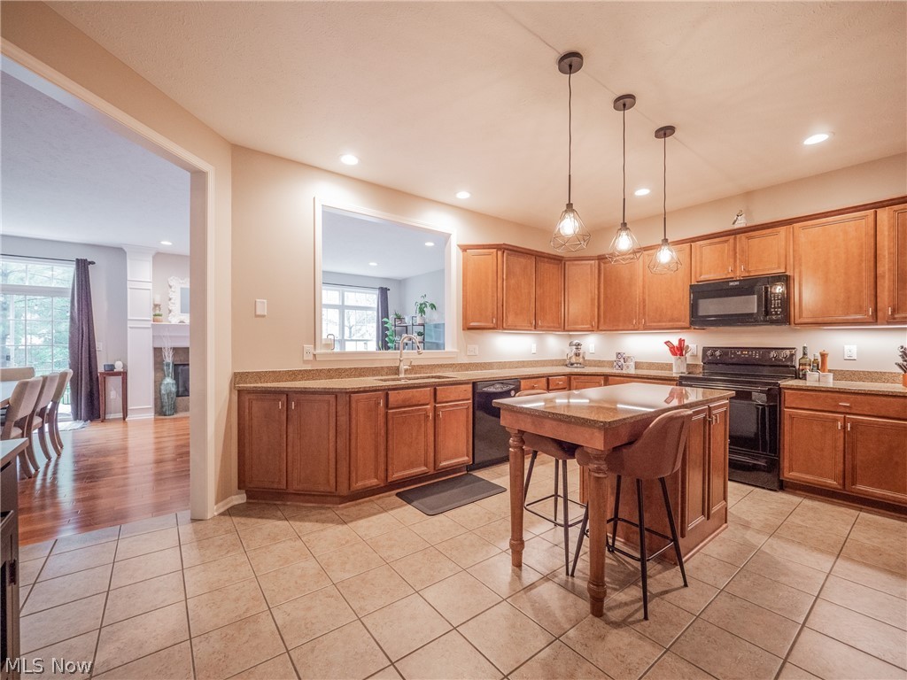 Vista Lago Condo - Residential