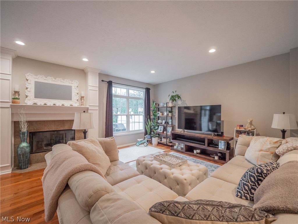 Vista Lago Condo - Residential