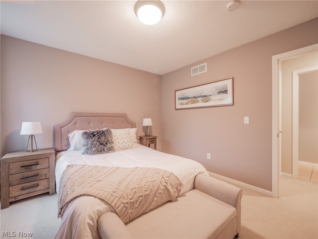 Vista Lago Condo - Residential