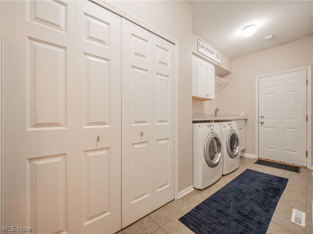 Vista Lago Condo - Residential