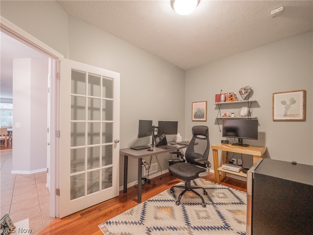 Vista Lago Condo - Residential