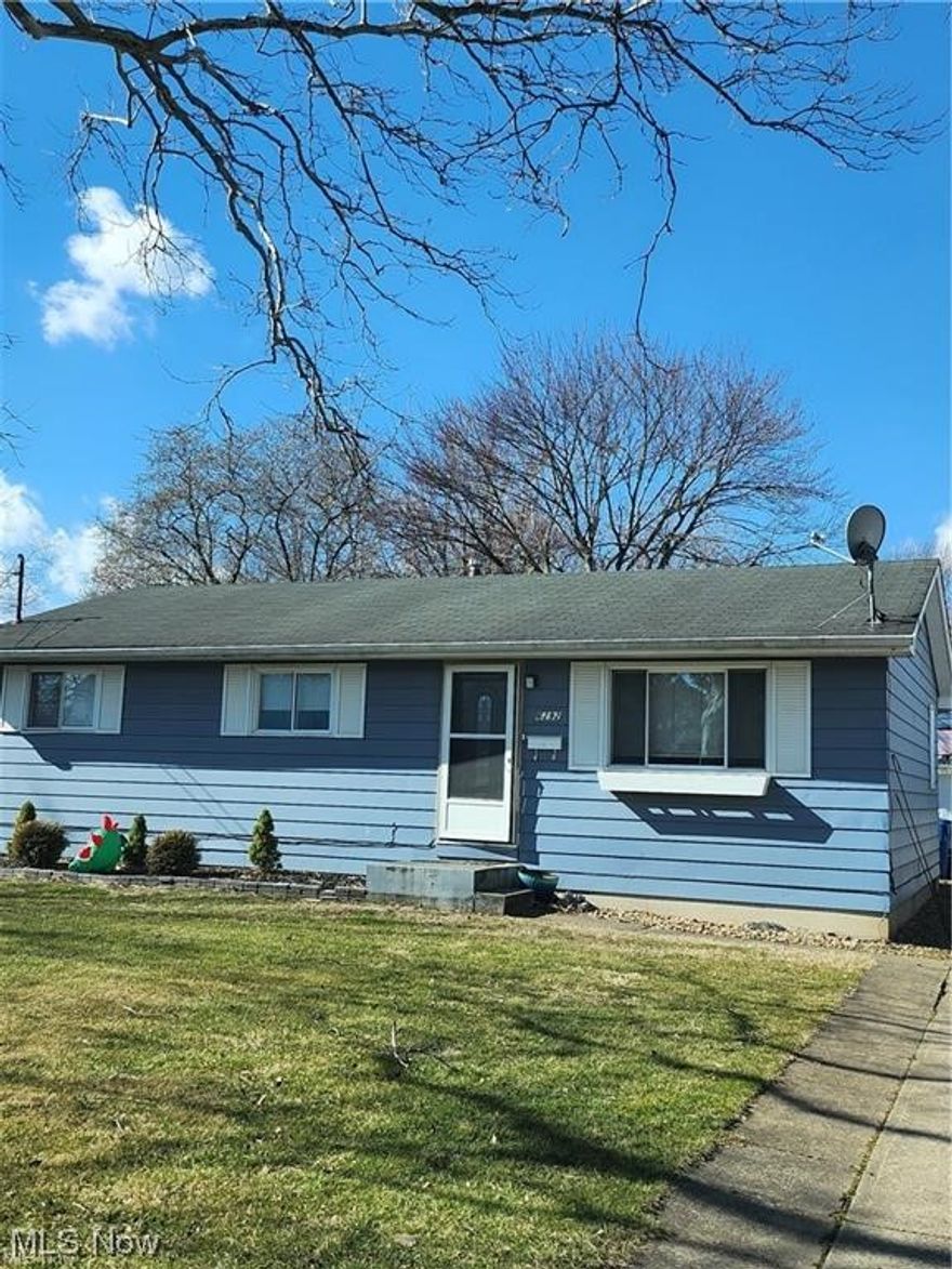 One Floor Living in the heart of RANGER COUNTRY. This Ranch is perfect for "one-floor" living . The Three Bedrooms and Full Bath on the Main Floor offers excellent accessibility. The Full Basement offers additional Living Space and another Bathroom. Great for Entertaining or over-night guests. The Home is located near shopping, banks, schools, parks, and employment opportunities . Major Highways are only minutes away and Public transportation is within walking distance . Welcome to N.Ridgeville ...You'll Love It Here.