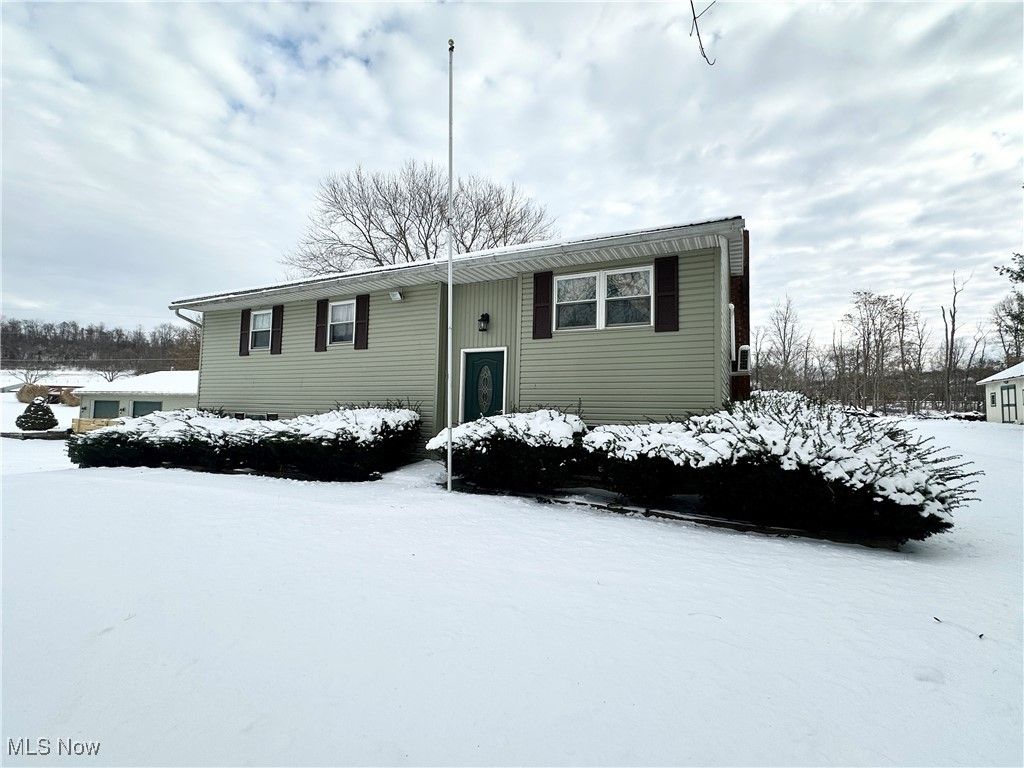 Photo of 135 S Moose Eye Road, Norwich, OH 43767 (MLS # 5177037)
