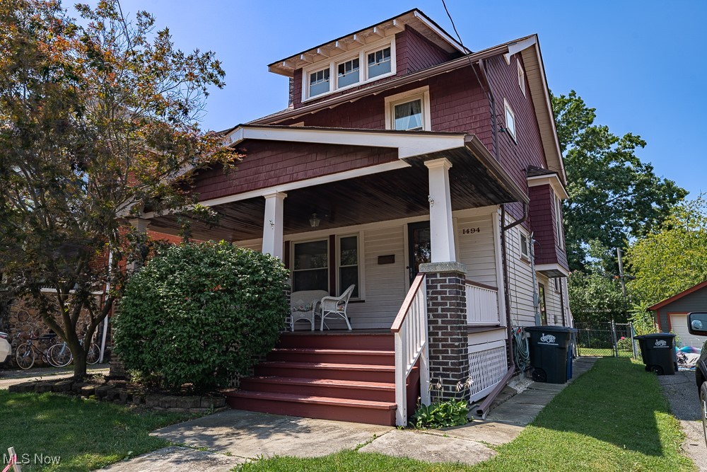 1494 Roycroft Avenue