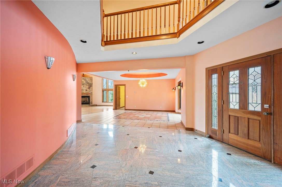 6100 Loch Lomond Court, Solon, Ohio image 8