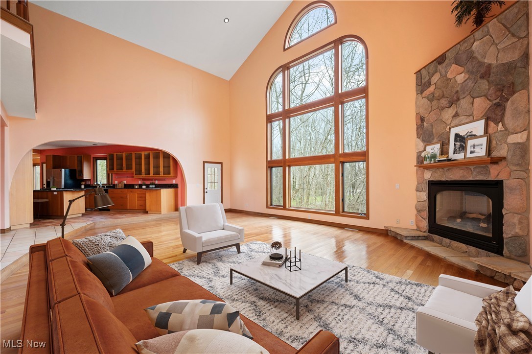 6100 Loch Lomond Court, Solon, Ohio image 12