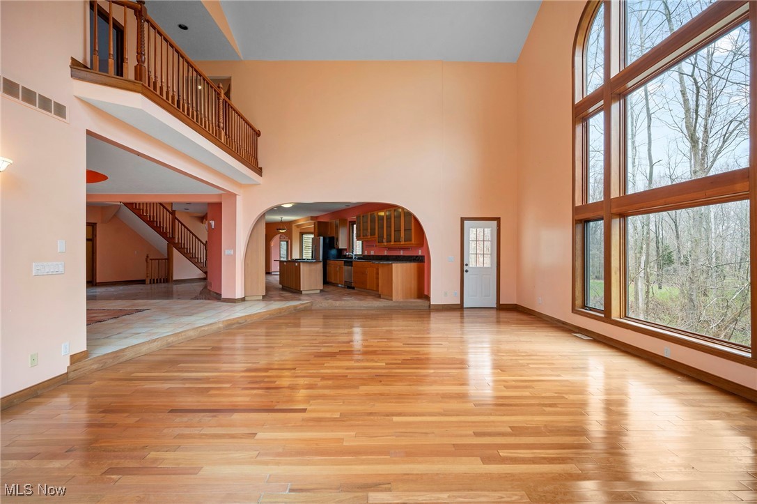 6100 Loch Lomond Court, Solon, Ohio image 13