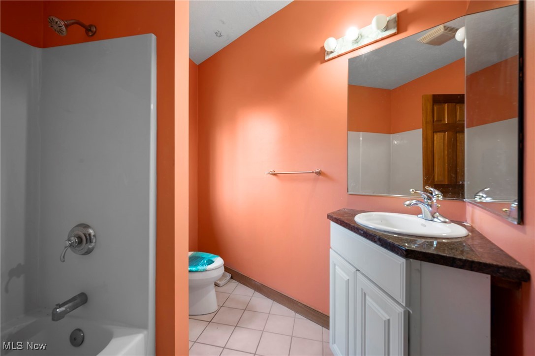 6100 Loch Lomond Court, Solon, Ohio image 40