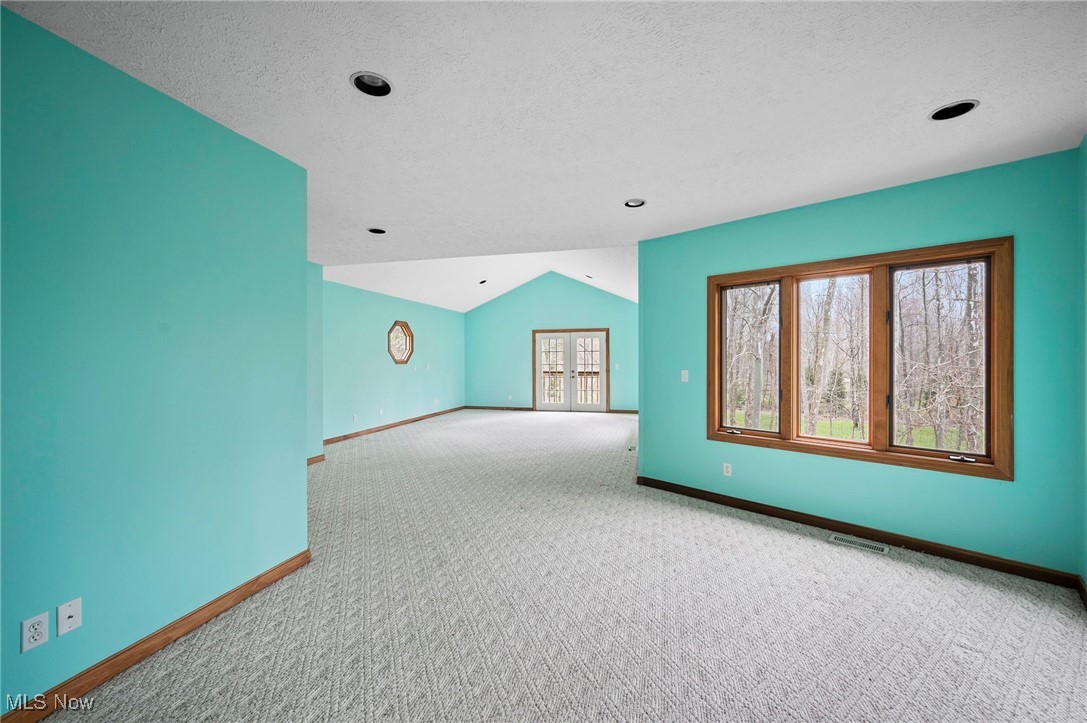 6100 Loch Lomond Court, Solon, Ohio image 31