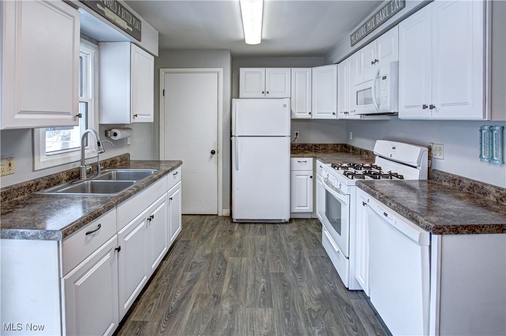 Photo of 6815 Middlebrook Boulevard, Middleburg Heights, OH 44130 (MLS # 5181215)