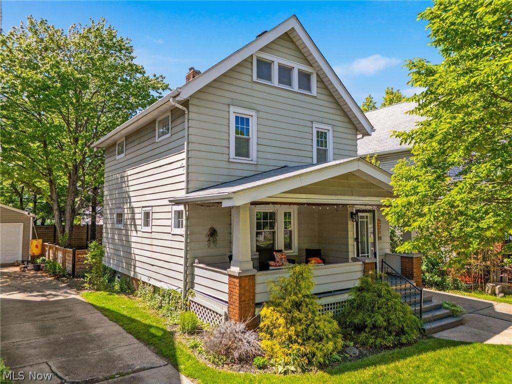 Photo of 2218 Wyandotte Avenue, Lakewood, OH 44107 (MLS # 5209630)