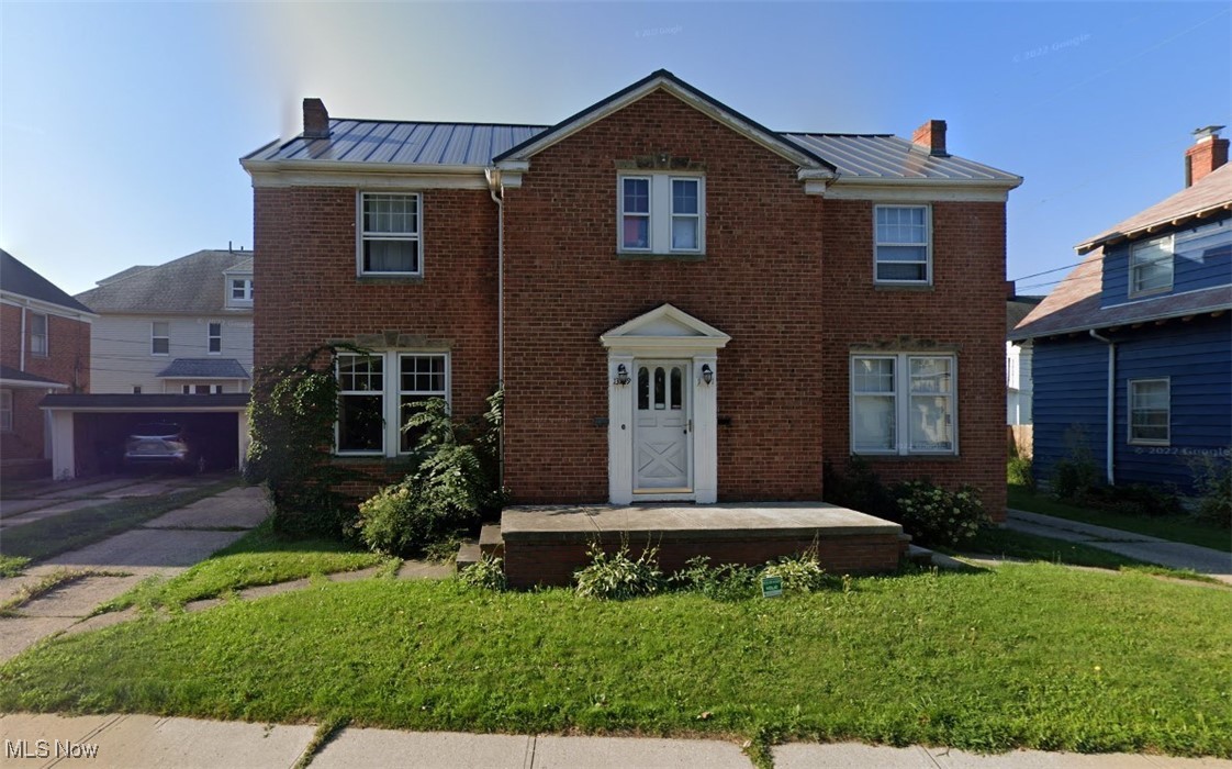 Main image without alt text