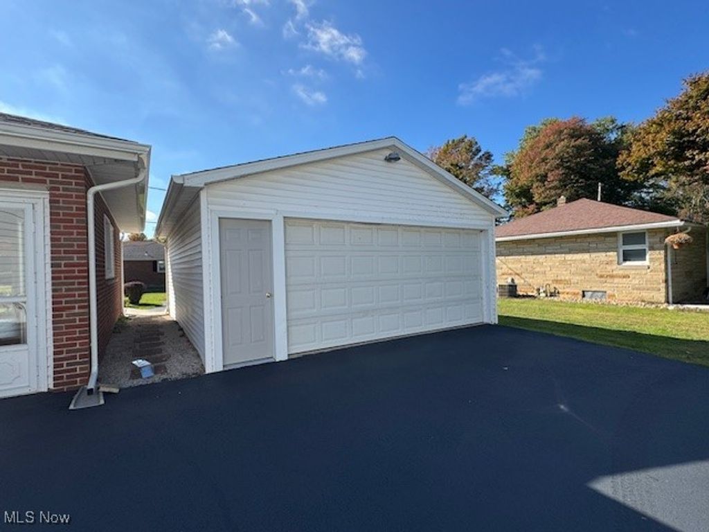 Photo of 1150 Lake Road, Conneaut, OH 44030 (MLS # 5164879)