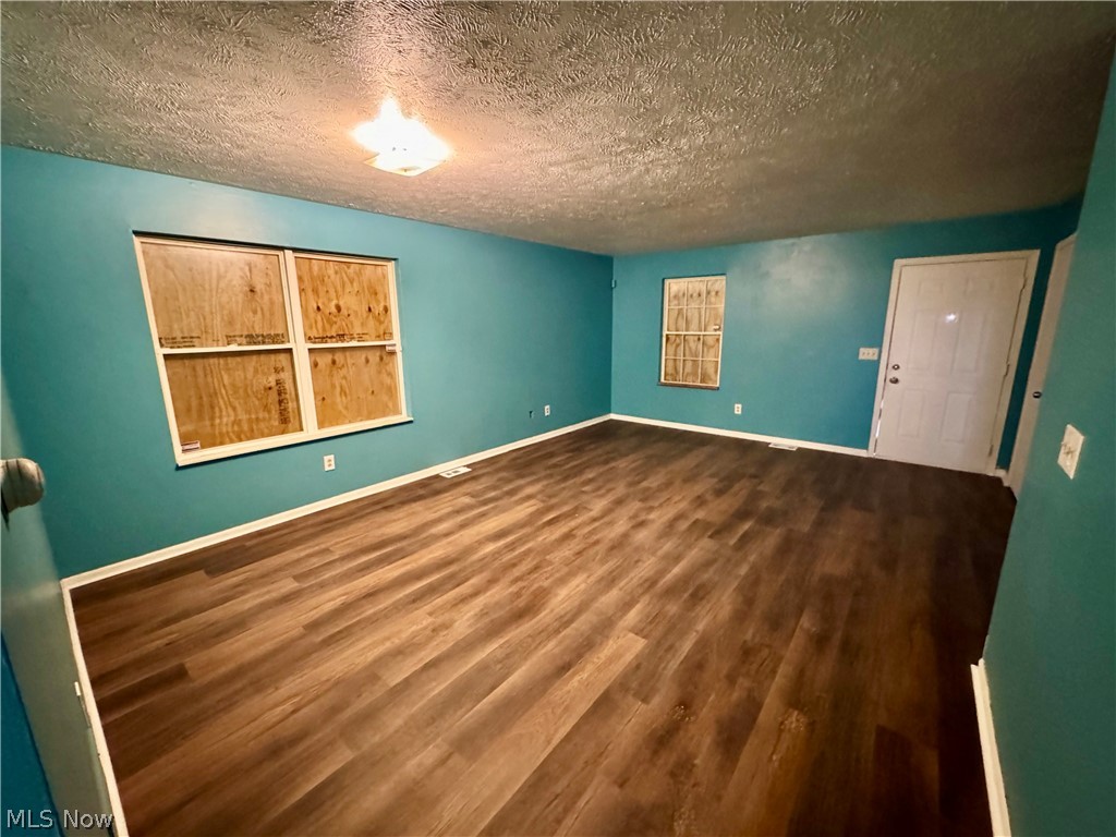 359 W Chalmers Avenue