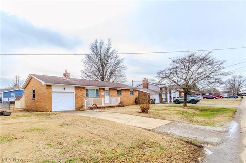 Tiny photo for 1587 Lois Street, Belpre, OH 45714 (MLS # 5187626)