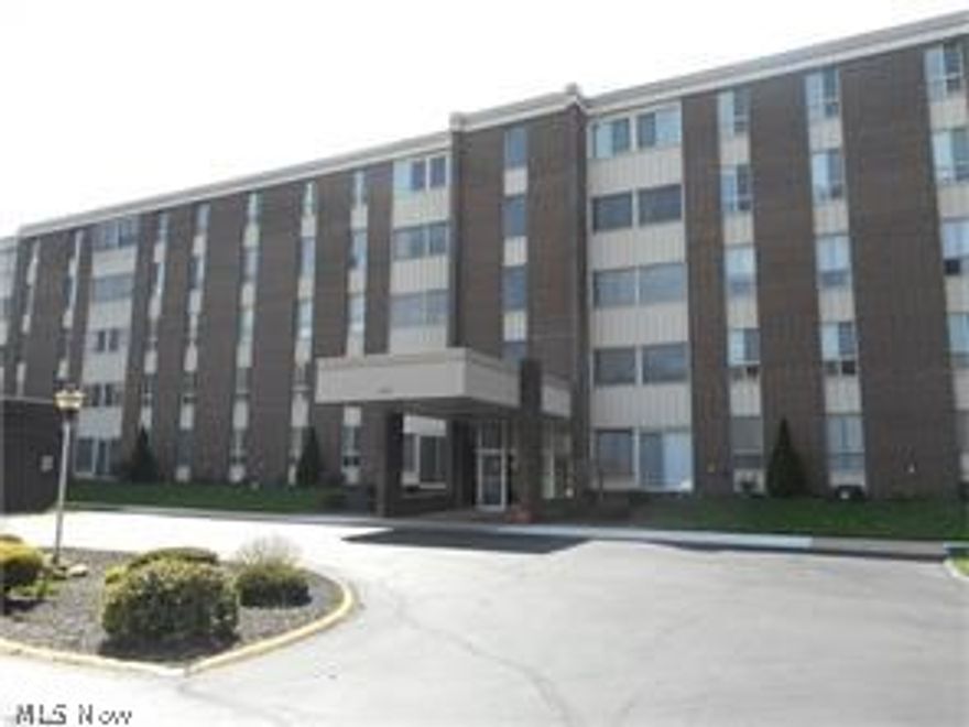 Absolutely beautiful condo at desirable Silver Lake Towers!  2 bedrooms/1 bath condo has been updated throughout to include maple "Diamond" kitchen cabinets, newer appliances, pantry and ceramic tile.  A unique feature to this condo is that the wall has been removed between the kitchen and second bedroom to create a family room living space; however, a door is in place to create separation if you need a 2nd bedroom.  Updated full bath features walk in shower, nice vanity, crown molding and ceramic tile.  New carpeting (2015) and updated fixtures.  Spacious master bedroom offers walk in closet plus another closet.  Crown molding in the living room/dining room with sliders to 3 season sunroom is very nice.  Clean, neutral, and meticulously well kept.