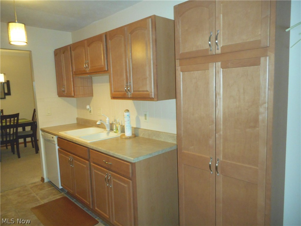 Silver Lake Towers Condo - Residential