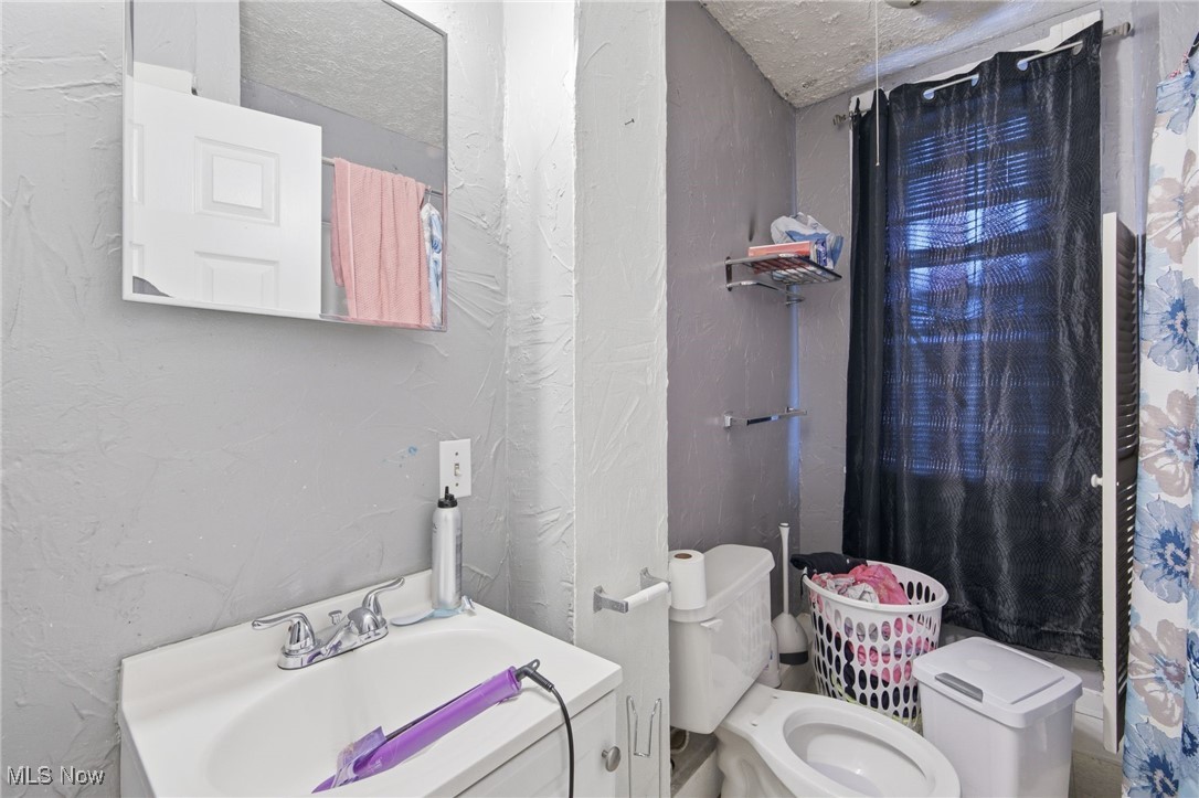 James H Hoyts - Residential Income