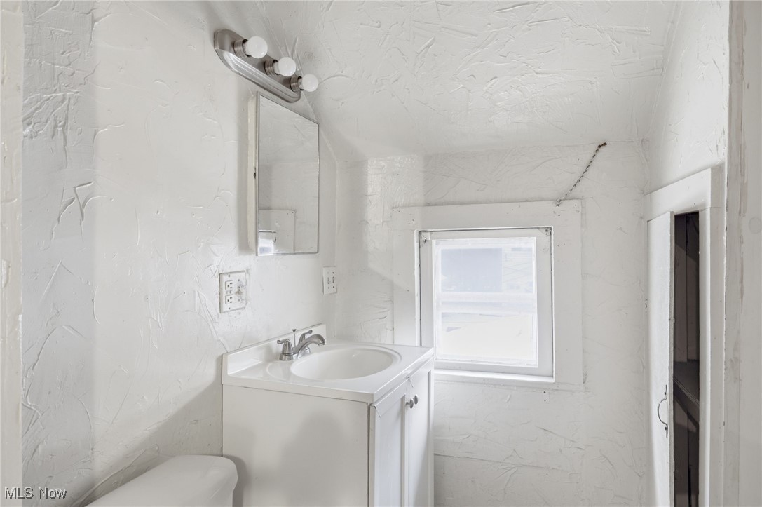 James H Hoyts - Residential Income