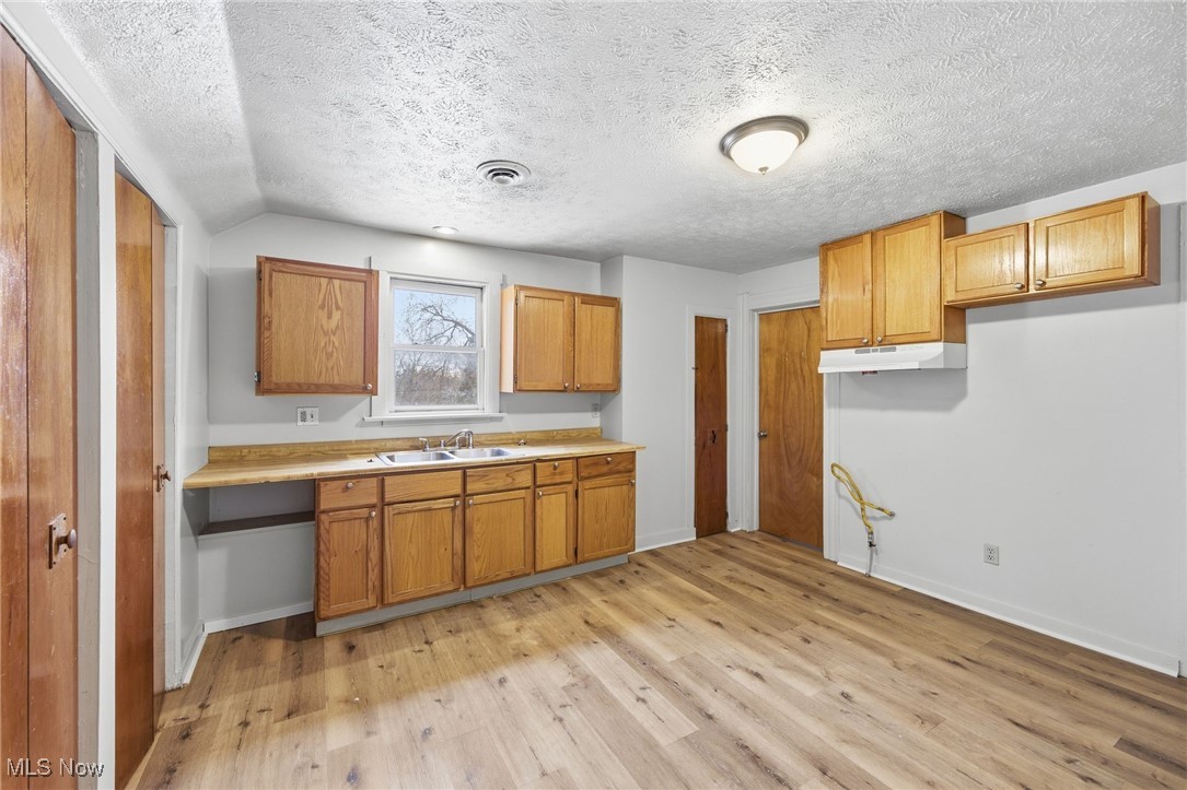 James H Hoyts - Residential Income