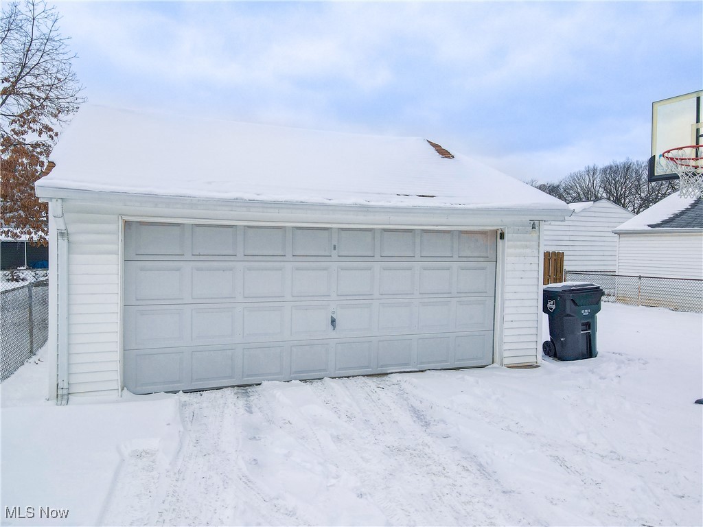 6022 Hardin Drive, Brook Park, Ohio image 21