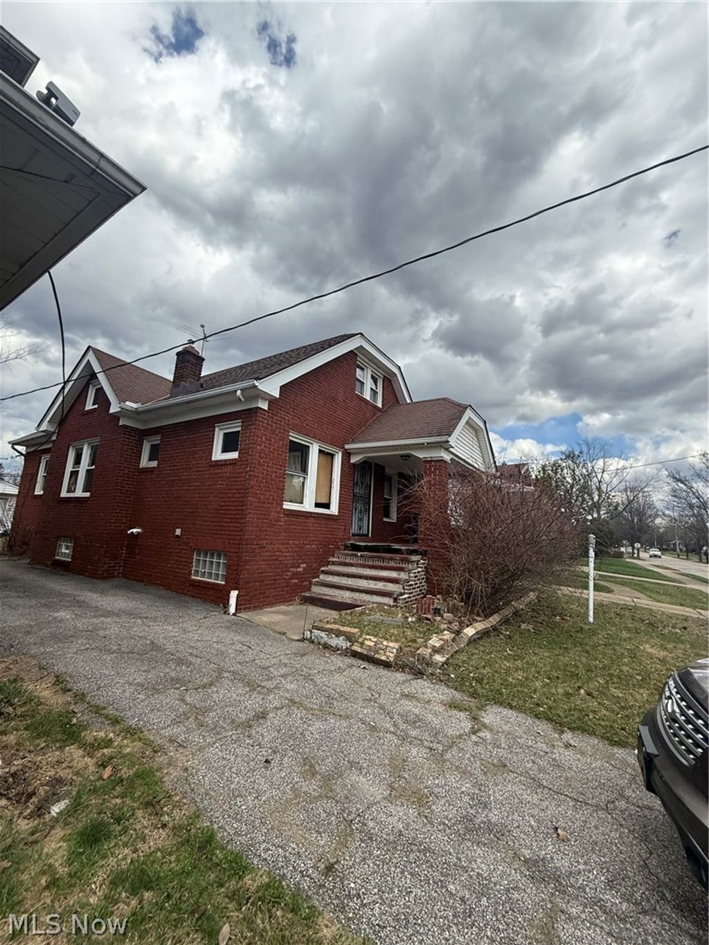 Photo of 13605 Melzer Avenue, Cleveland, OH 44120 (MLS # 5193389)