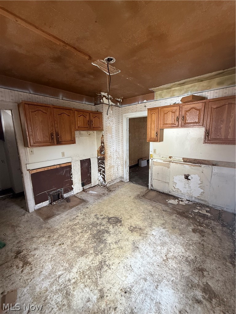 S H Helzers Mount Pleasant Su - Residential