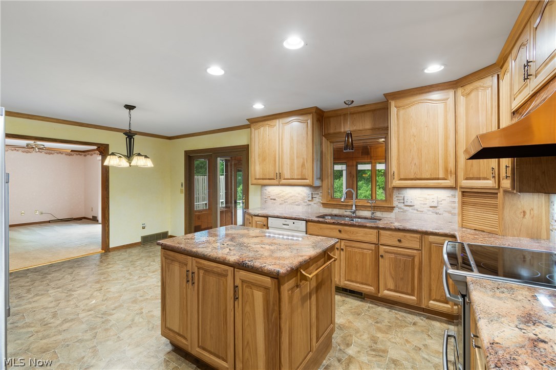 Amesbury Hi - Residential