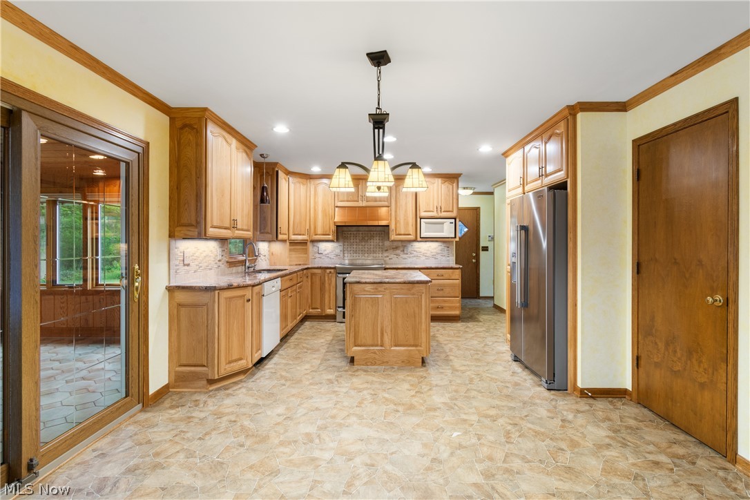 Amesbury Hi - Residential