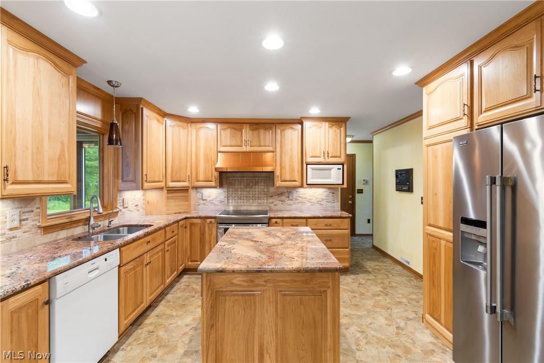 Amesbury Hi - Residential