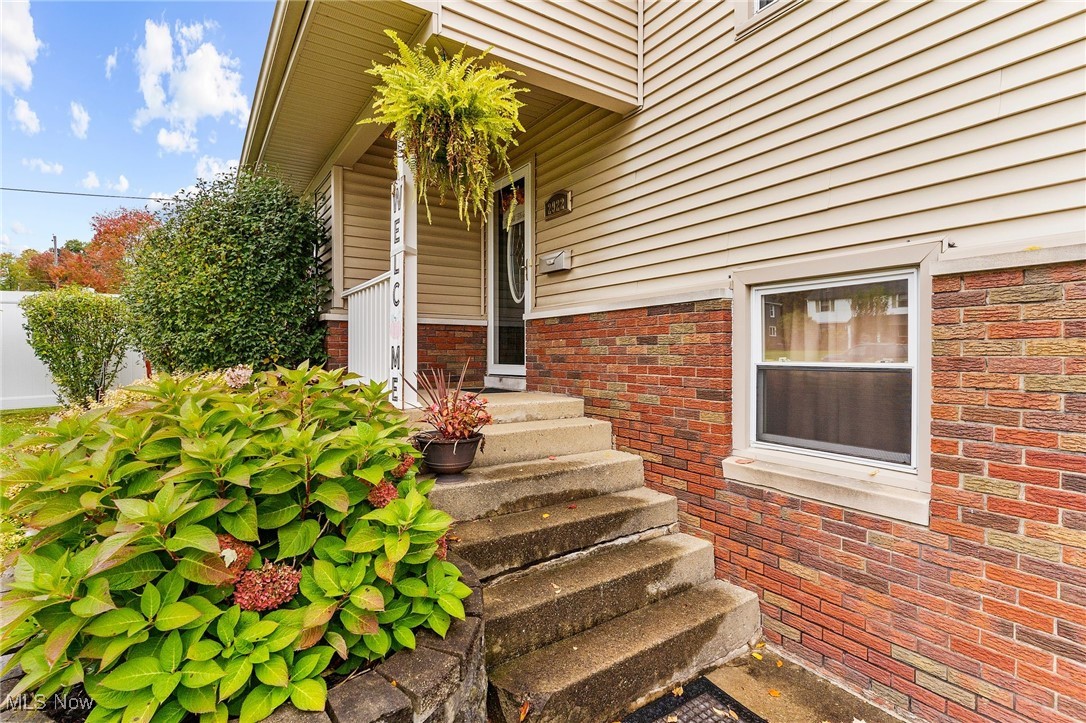 2922 Eldora Drive, Youngstown, Ohio image 6