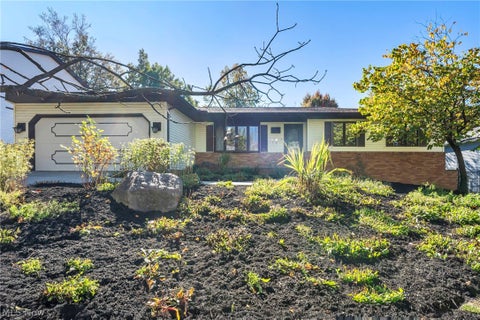 Photo of 4081 Clearwater Drive, Parma, OH 44134 (MLS # 5246832)