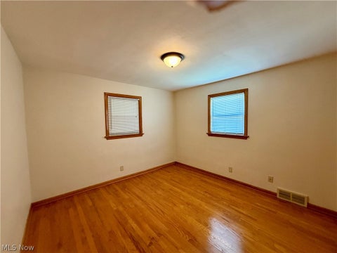 Tiny photo for 512 Maplewood Avenue, Struthers, OH 44471 (MLS # 5240760)