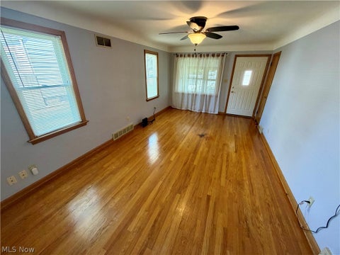 Tiny photo for 512 Maplewood Avenue, Struthers, OH 44471 (MLS # 5240760)